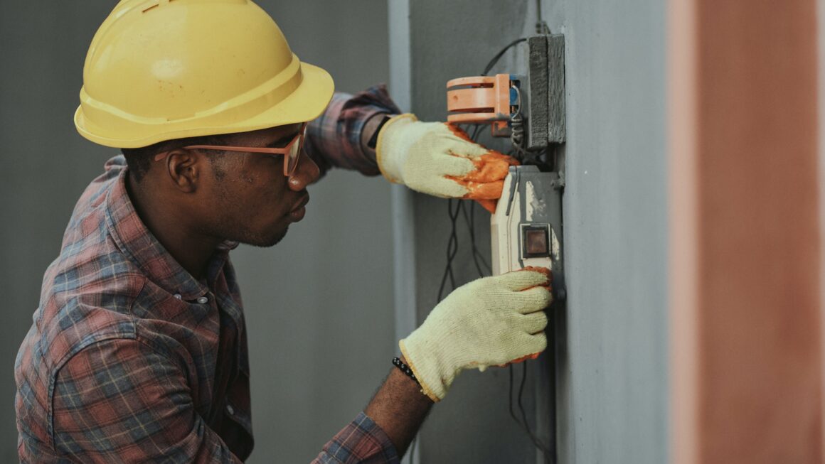 Job Responsibilities Of An Electrician